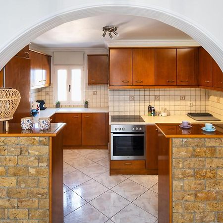 Modern 2 Bed Apartment In Downtown Of Fira Eksteriør billede